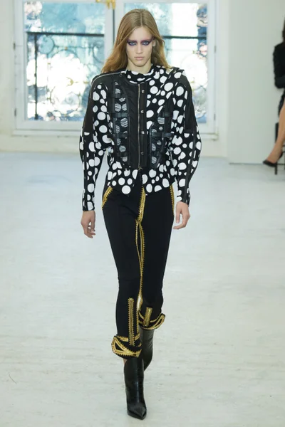 Look 5
